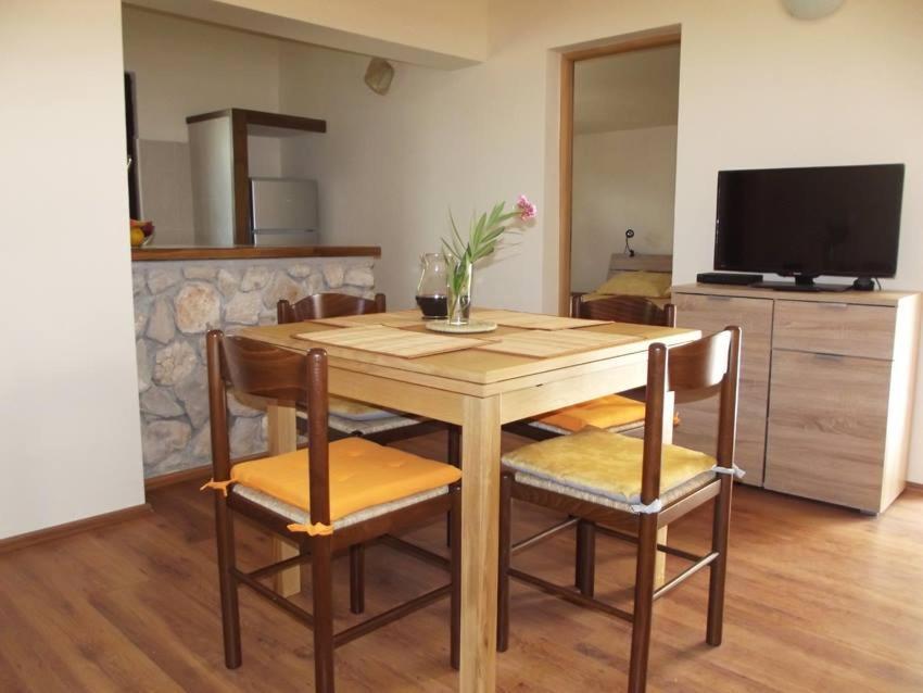 Apartmani Juliska Pirovac Εξωτερικό φωτογραφία