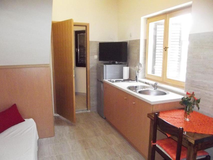 Apartmani Juliska Pirovac Εξωτερικό φωτογραφία
